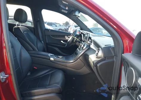 2018 Mercedes-Benz Glc 300 4Matic z USA, uszkodzony, nr VIN WDC0G4KB0JV089858